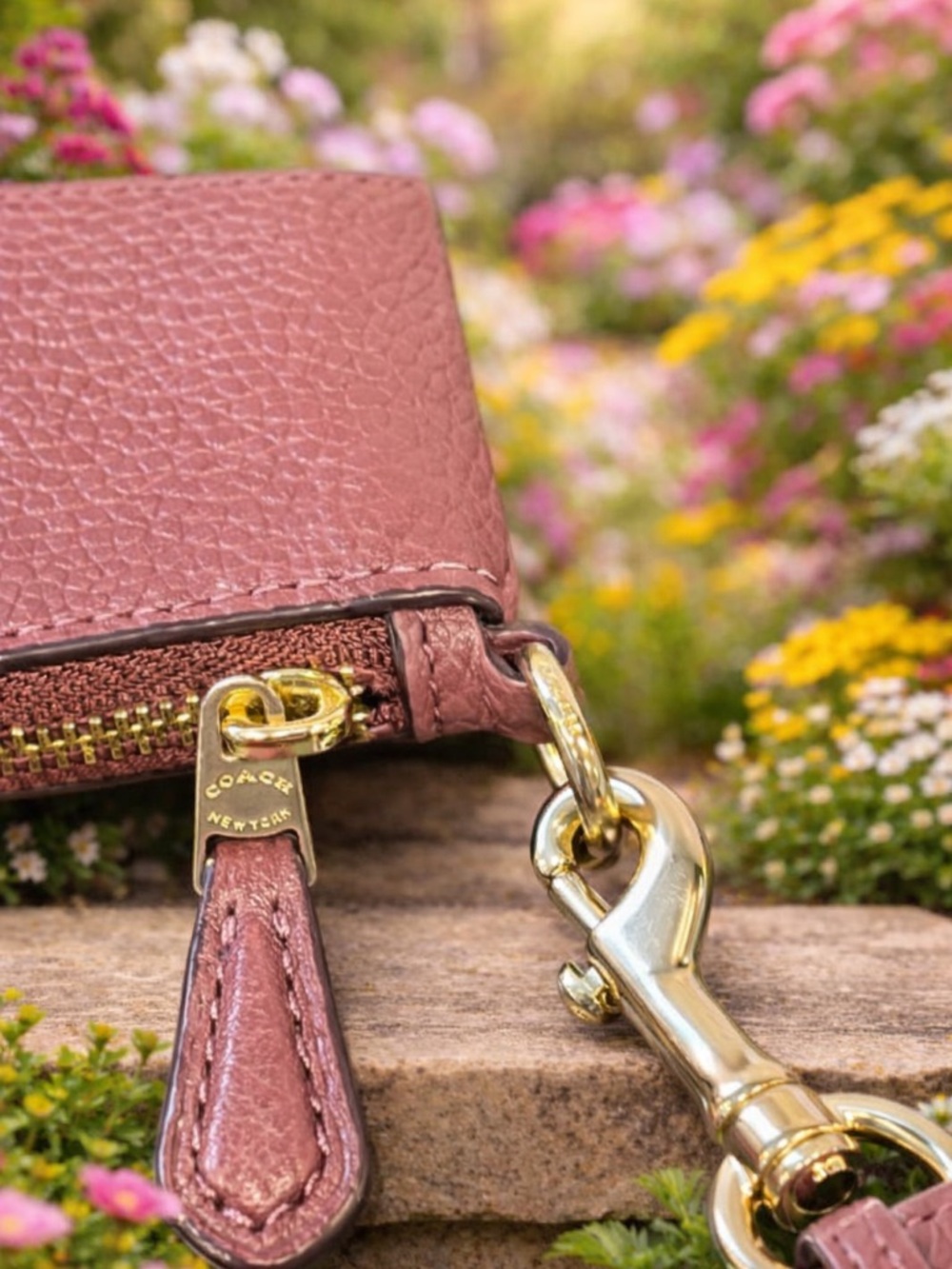 Coach Polished Pebbled Leather Zip Top Wristlet Vintage Mauve EUC - Picture 3 of 6